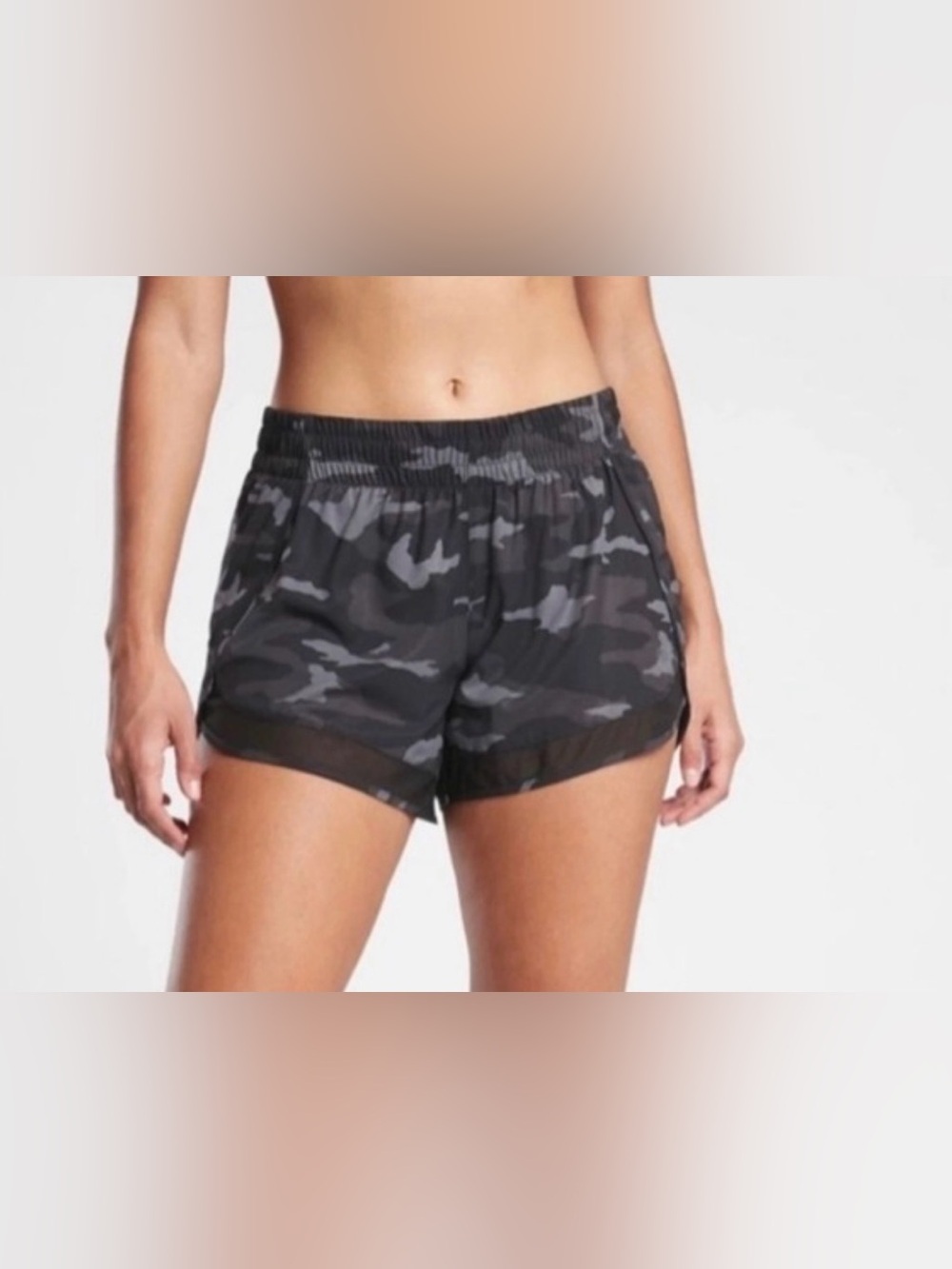 Athleta Printed Mesh Racer Run 4" Shorts camo pattern black gray breathable L